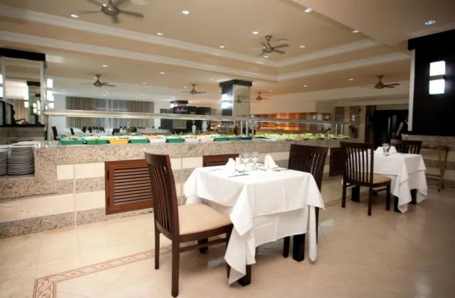 Riu Naiboa Punta Cana restaurant buffet